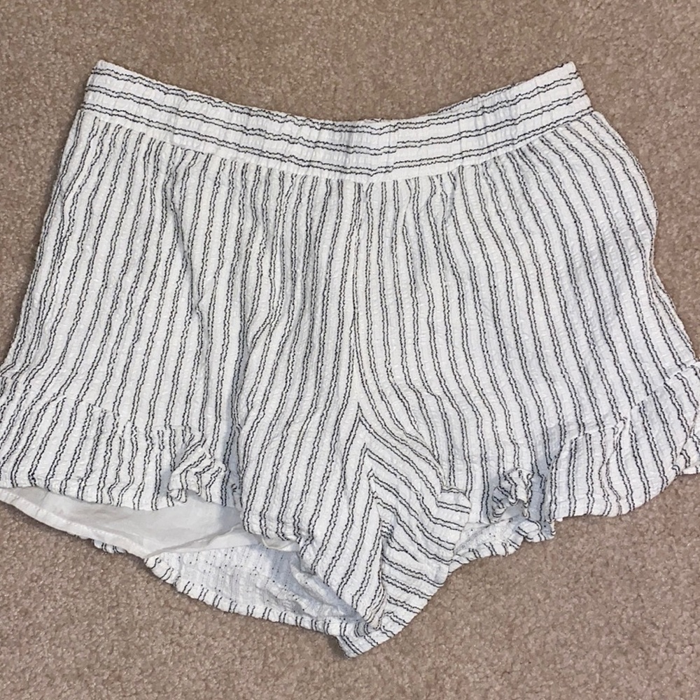 Fashion shorts black and white